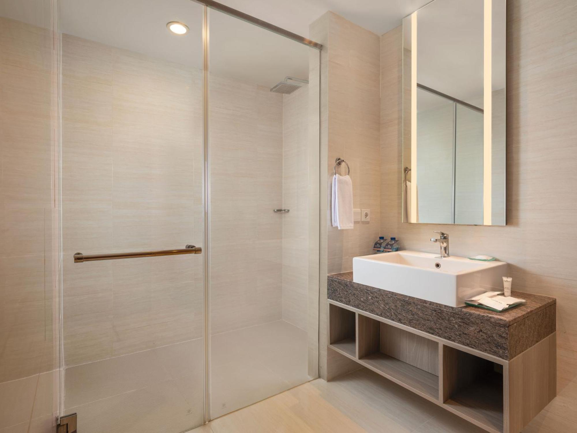 Hotel Santika Premiere Gubeng Surabaya Ngoại thất bức ảnh