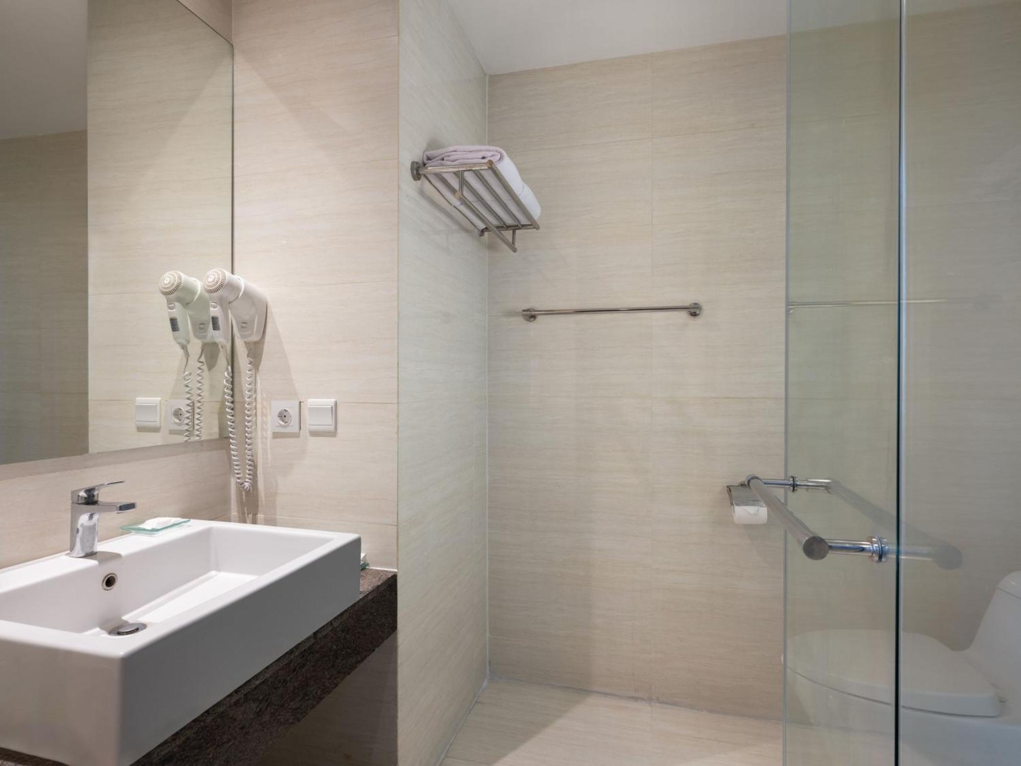 Hotel Santika Premiere Gubeng Surabaya Ngoại thất bức ảnh