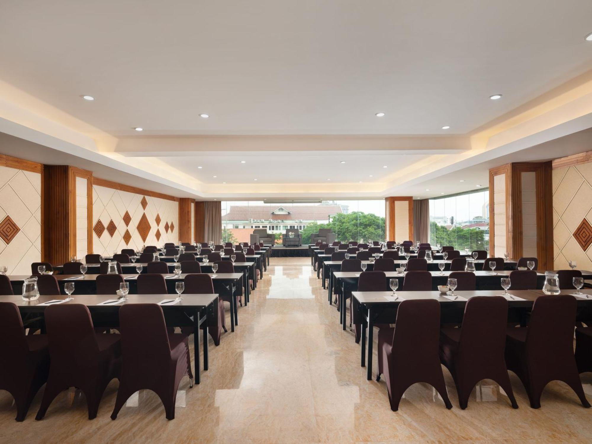 Hotel Santika Premiere Gubeng Surabaya Ngoại thất bức ảnh