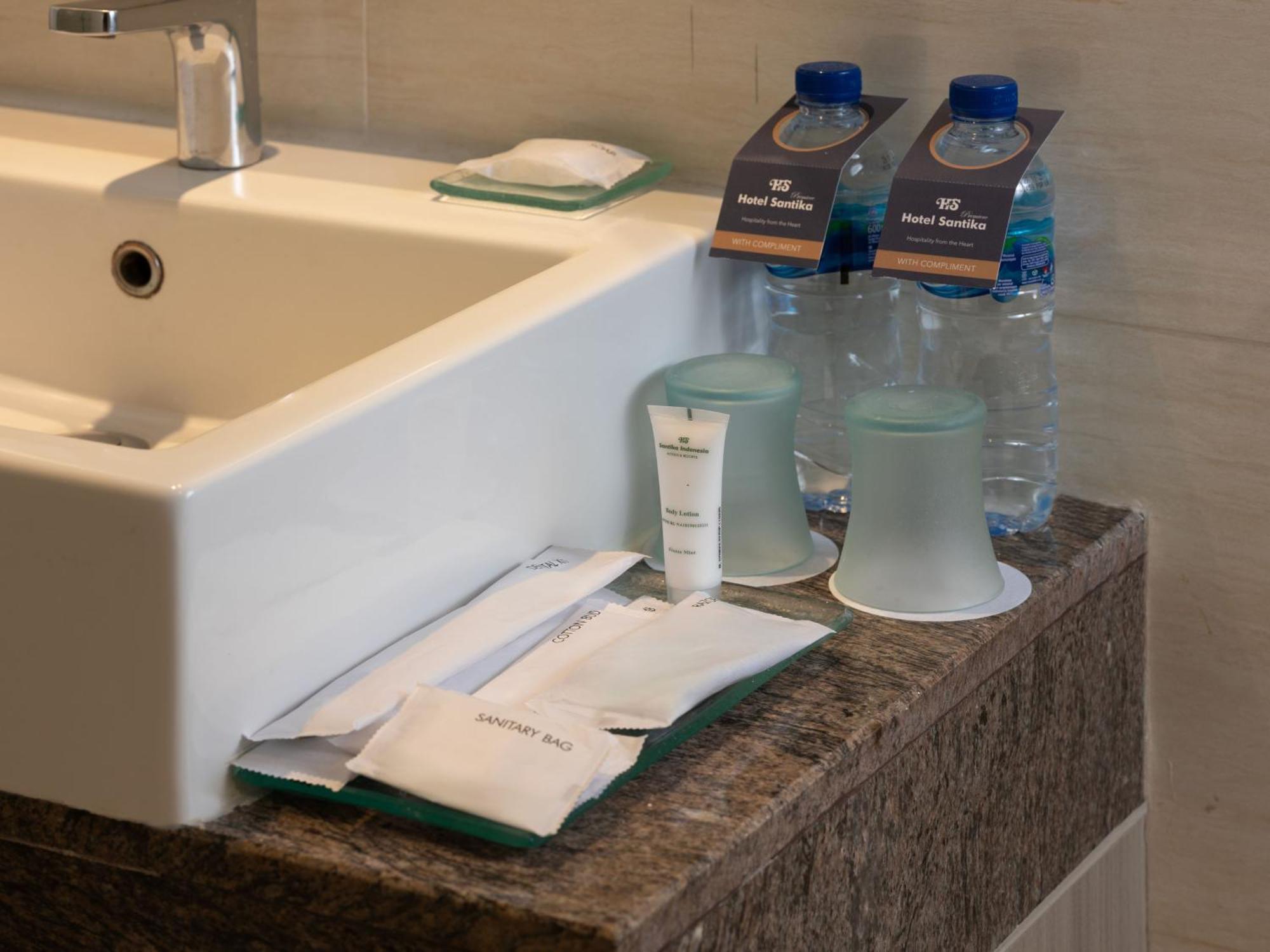 Hotel Santika Premiere Gubeng Surabaya Ngoại thất bức ảnh